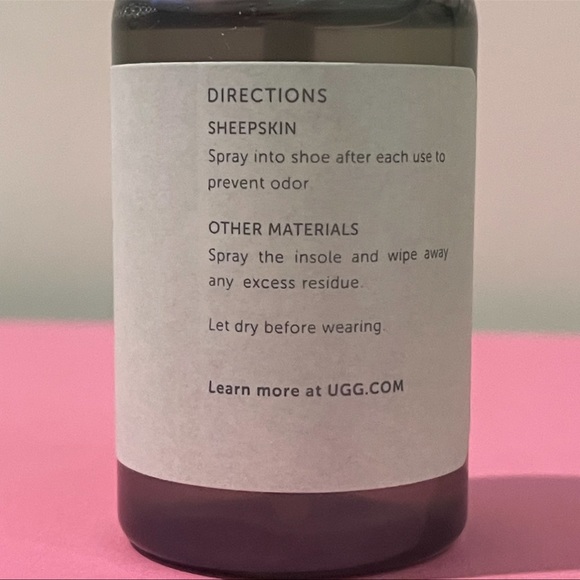 Two Piece UGG Travel Cleaning Kit - Picture 8 of 10